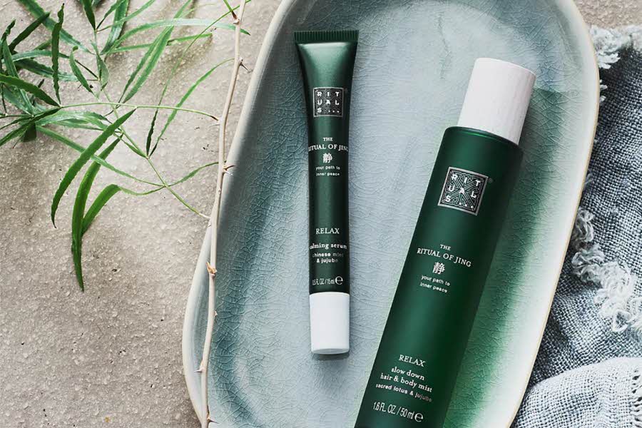 keramikk skål med rituals jin serum og krem