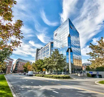 Fasadebilde av næringsbygget Vika Atrium i Oslo.