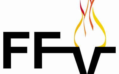 Logo for Follo Fjernvarme med forkortelsen FFV i svarte bokstaver på hvit bakgrunn, med tegnet ild over V-en.