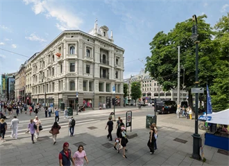 Fasaden av Stortorvet 2 sett fra Karl Johans gate