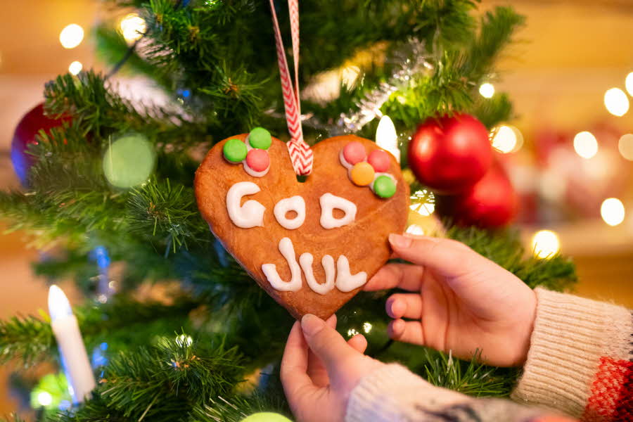 Her finner du våre åpningstider for julen 2023. Velkommen til en magisk julehandel på AMFI Kirkenes.