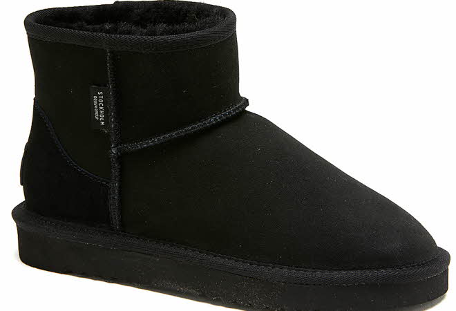 svart støvlett med for