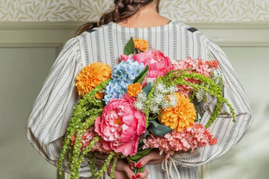 Frisk opp hjemmet med evigvarende og vakre blomster som aldri visner! Utforsk vårt store utvalg av naturtro blomster og blader, og finn dine favoritter.