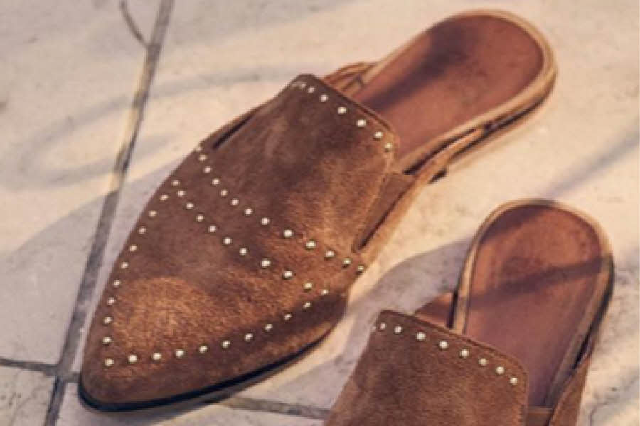 Brune sandaler med steiner
