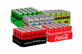 Fem brett med Coca Cola, Fanta, Sprite og Urge