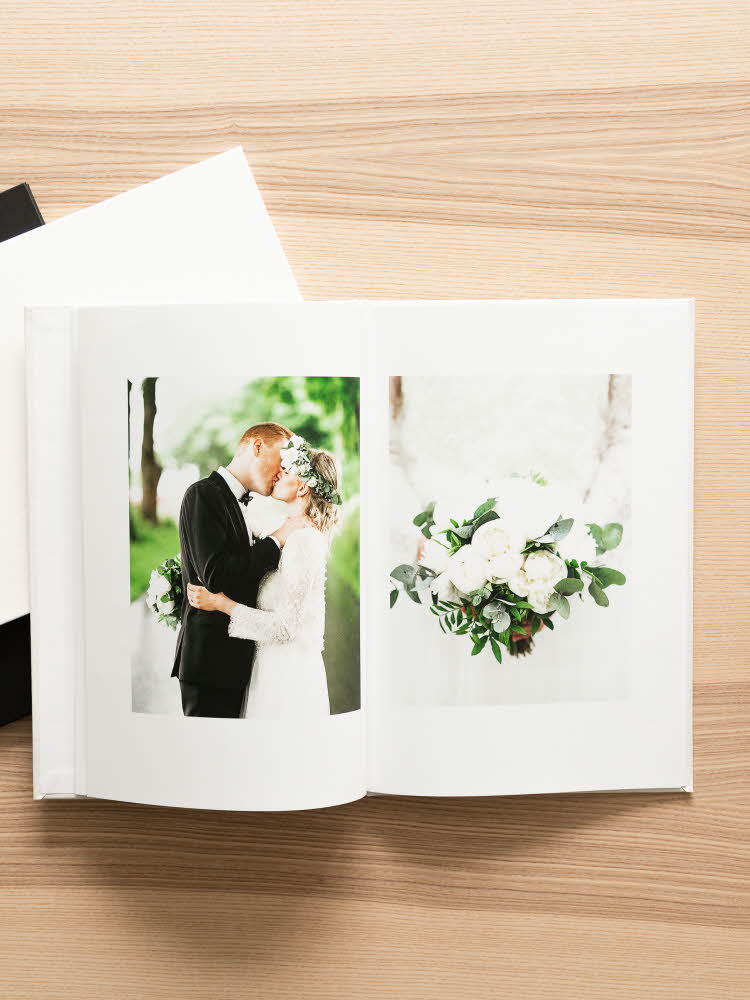 Fotobok med bryllupsbilder