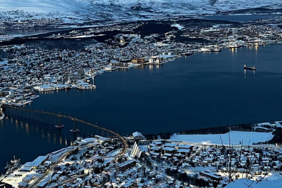 AMFI Pyramiden are a shopping center located on the mainland side of Tromsø, called Tromsdalen. In our area you will find several different attractions.
