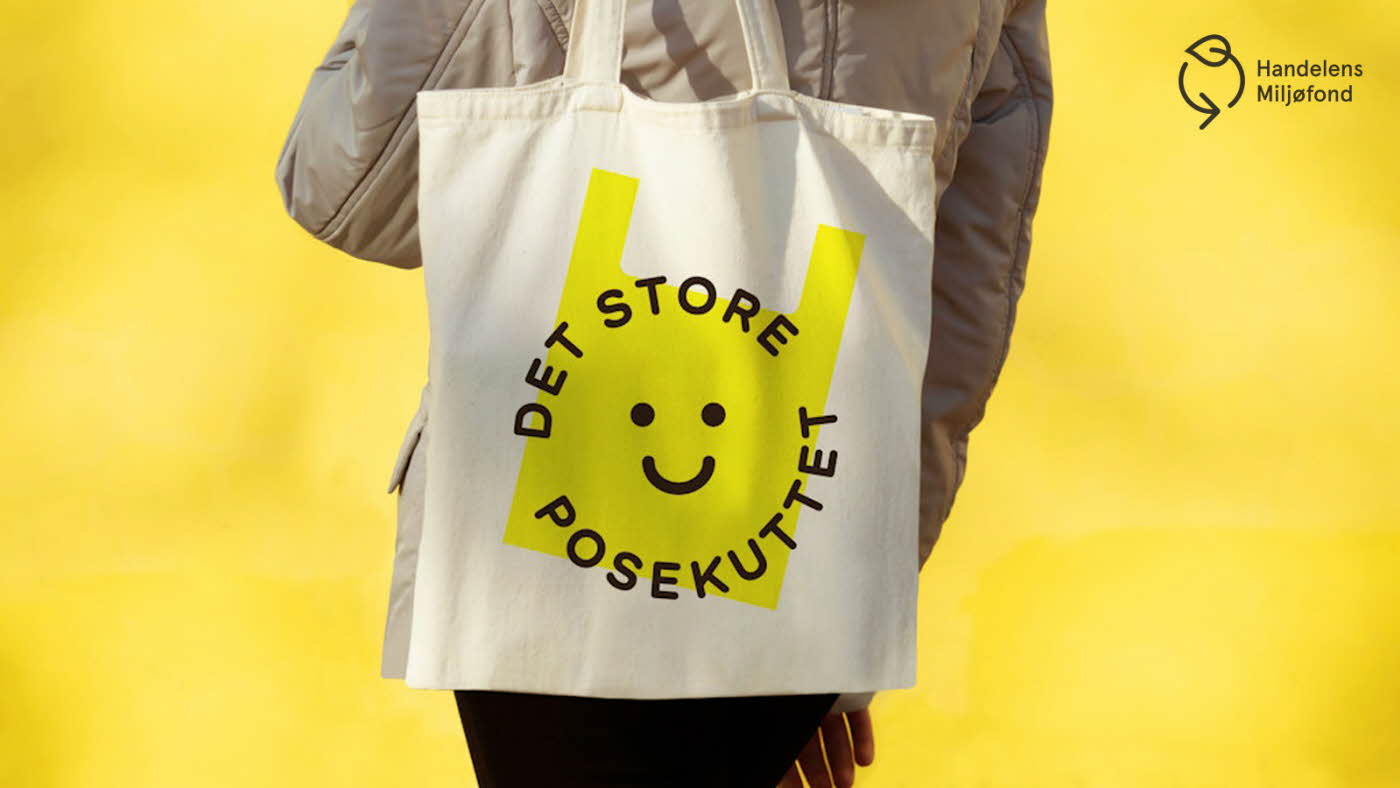 Person som holder et handlenett med teksten "Det store posekuttet"
