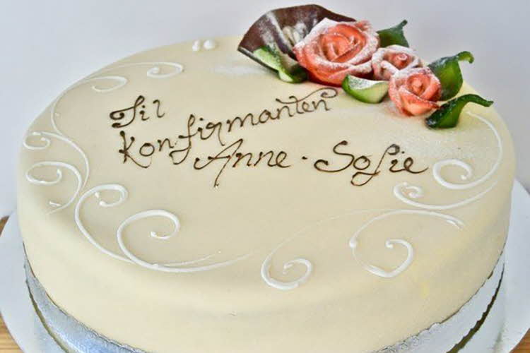 Konfirmasjonskake hvit dame