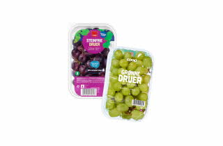 En pakke med lilla druer og en pakke med grønne druer