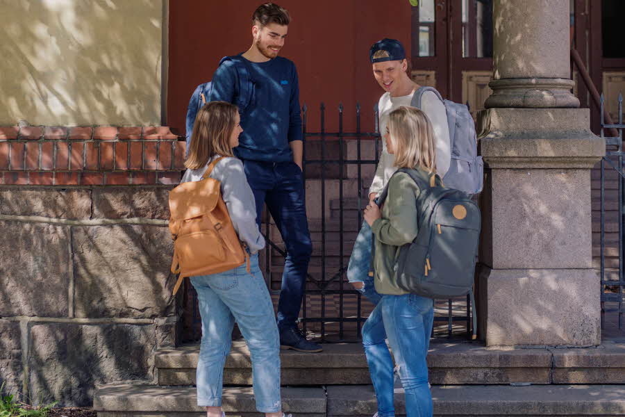 Overgangen til videregående er stor – ikke bare faglig, men også praktisk. Her er våre beste tips til en velutstyrt skolestart.