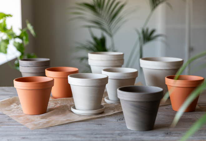 Potter i terracotta