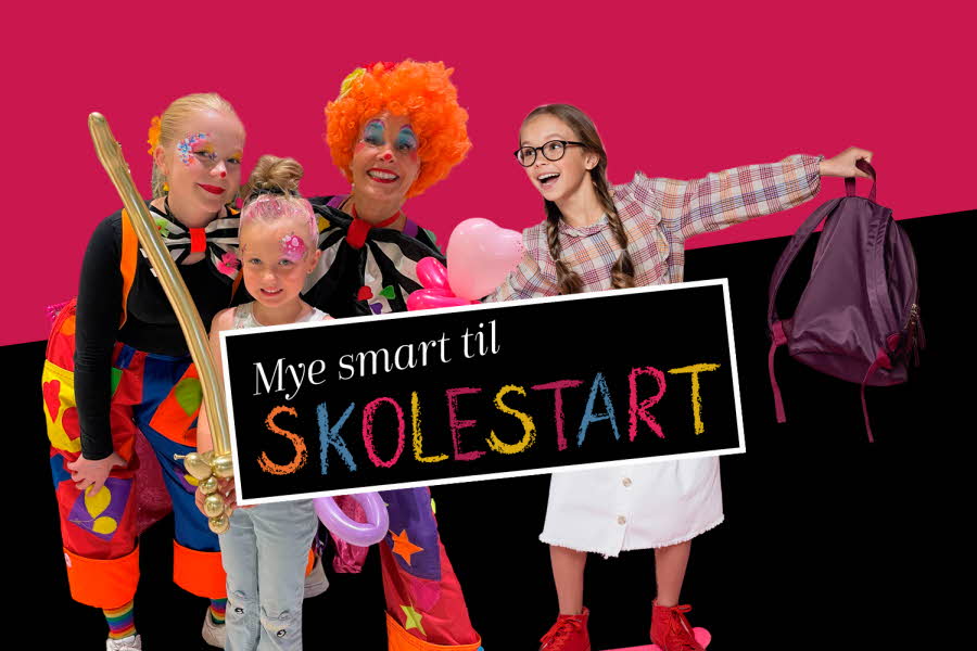Grafisk bilde med klovner og en jente og en jente som holder en skolesekk og teksten "Mye smart til Skolestart"