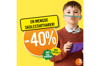 Tilbud på skolesaker, gutt med pennal og blyant