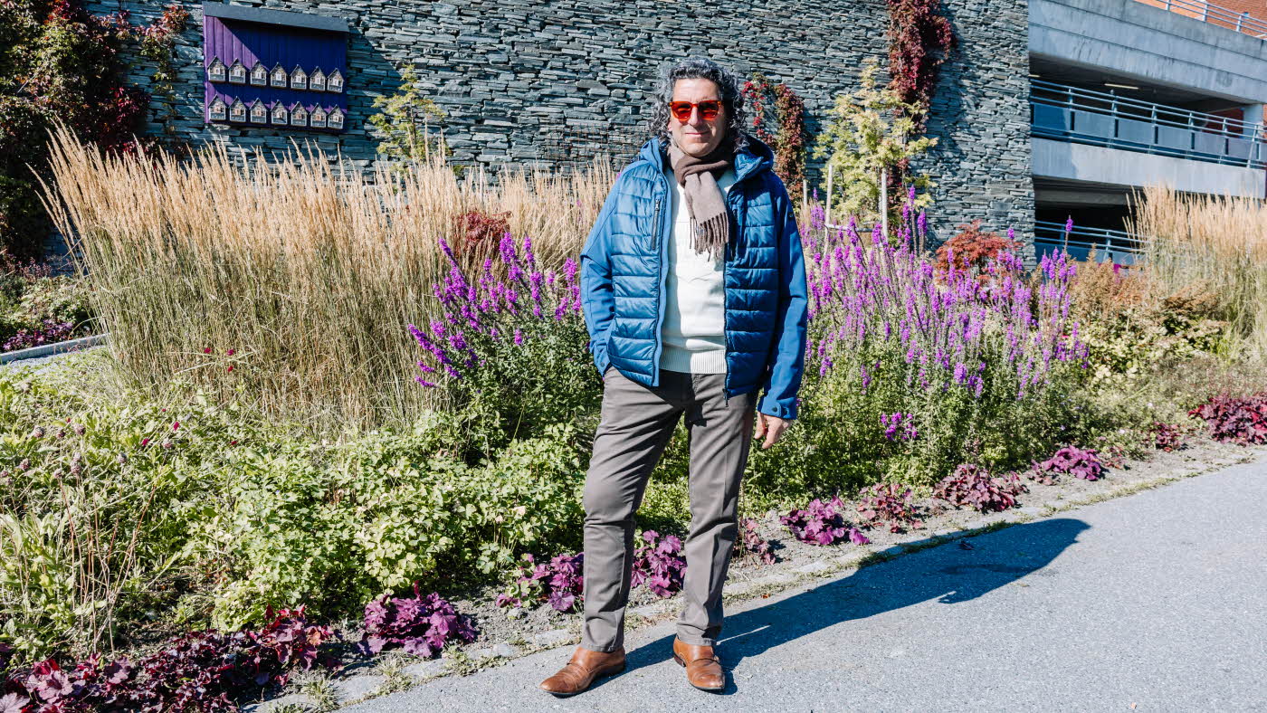 Mann med antrekk fra Kase