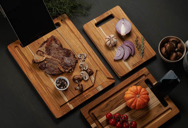 bilde av skjærebrett med mat på