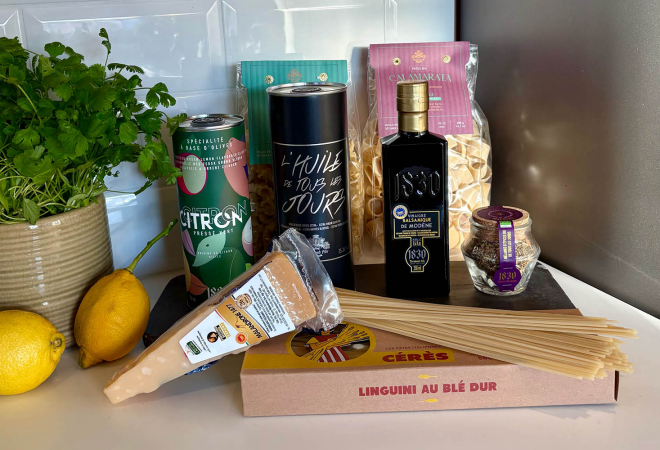 Bilde av ost og pasta samt olivenolje fra olivenlunden