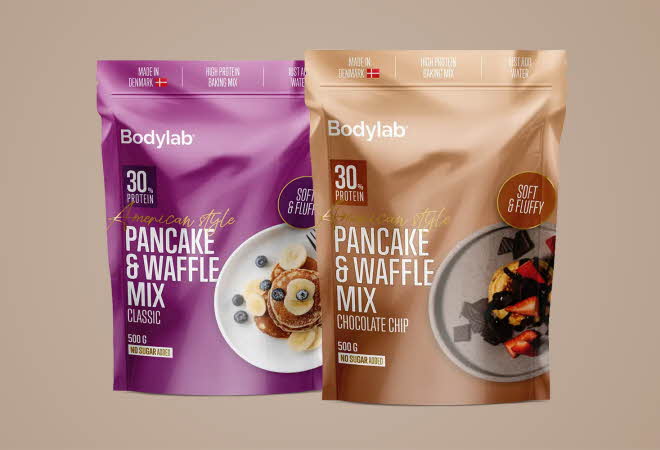 To pakker med Bodylab pannekake- og vaffelmiks.