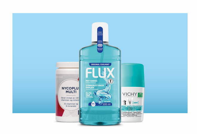 Tre apotekprodukter mot blå bakgrunn. Fra venstre: et hvitt og rødt kosttilskuddsglass merket "Nycoplus Multi", en blå munnskylleflaske "Flux Original Coolmint", og en turkis og hvit roll-on-deodorant