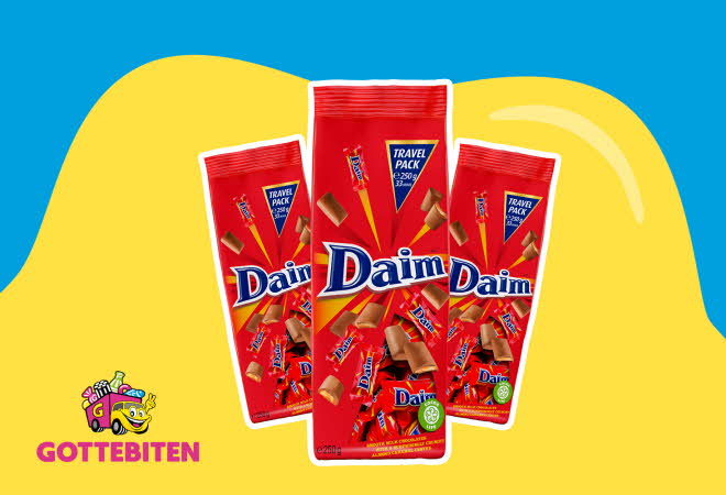 Tre poser med Daim minis.