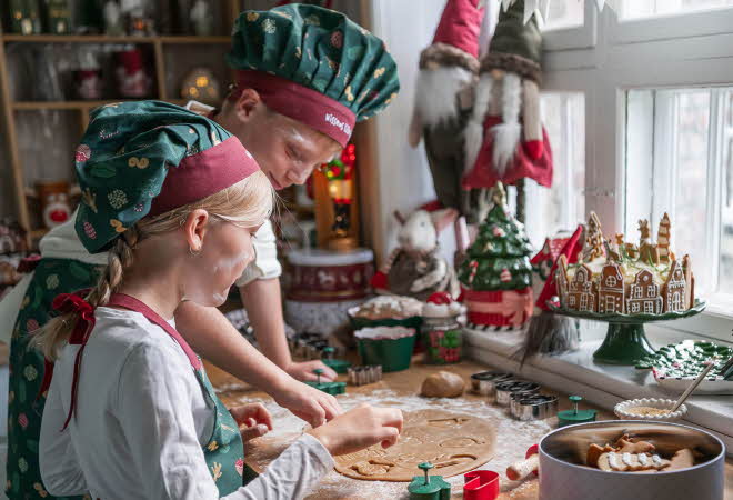 bilde av 2 barn som baker