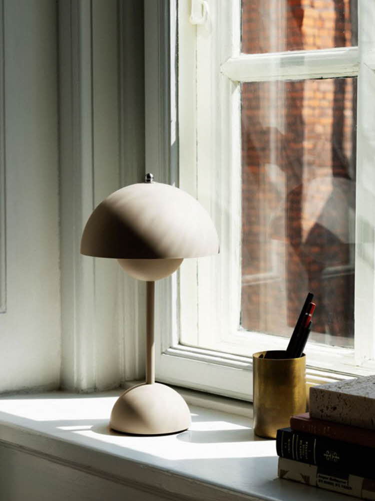 Lampe i vinduskarm