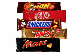 Fem pakker med sjokoladebarer, inkludert Lion, KitKat, Snickers, Twix og Mars – alle med 10 stk.