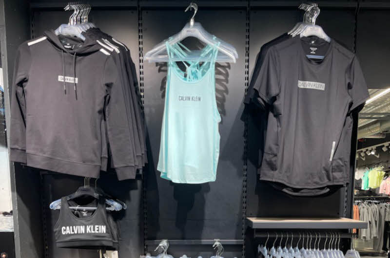 genser, t-skjorte, singlet i merket Calvin klein