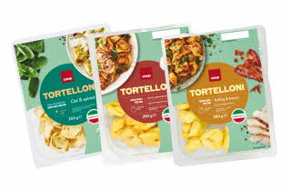 Tre pakker med forskjellig typer tortelloni fra Coop