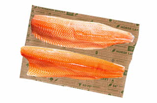 En laksefilet og en ørretfilet