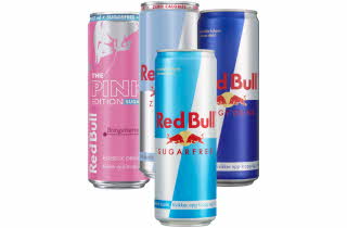 bilde på fyre ulike redbull bokser