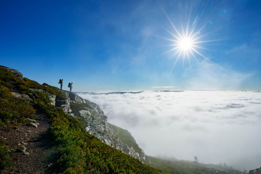 Sommeren er magisk i Norge og man trenger ikke reise langt for naturopplevelsene.