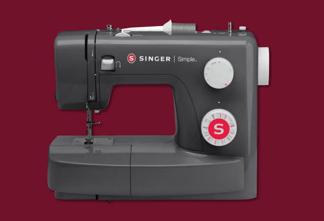 Singer Simple symaskin i grått.