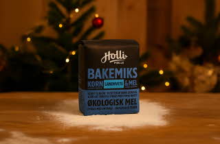 Holli Mølle bakemiks i svart og blå emballasje.
