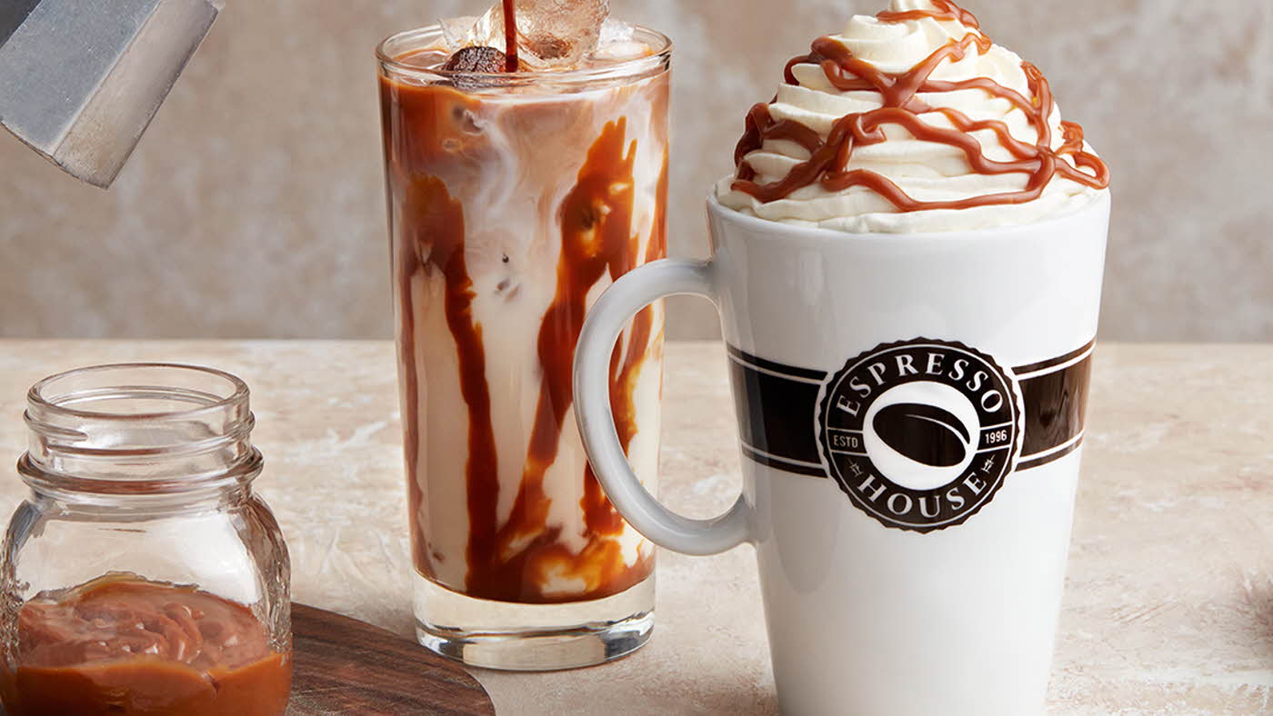 miljøbilde espresso house, kaffekopper med innhold