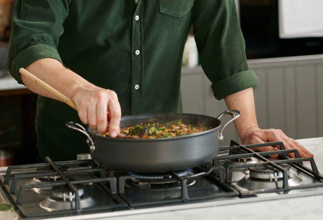 bilde av stekepanne med mat