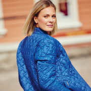 Dame med Doria jakke