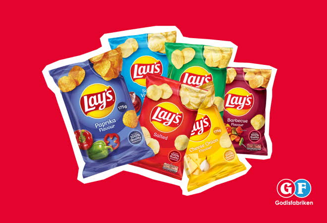 Seks poser med potetchips i forskjellige smaker fra Lay's