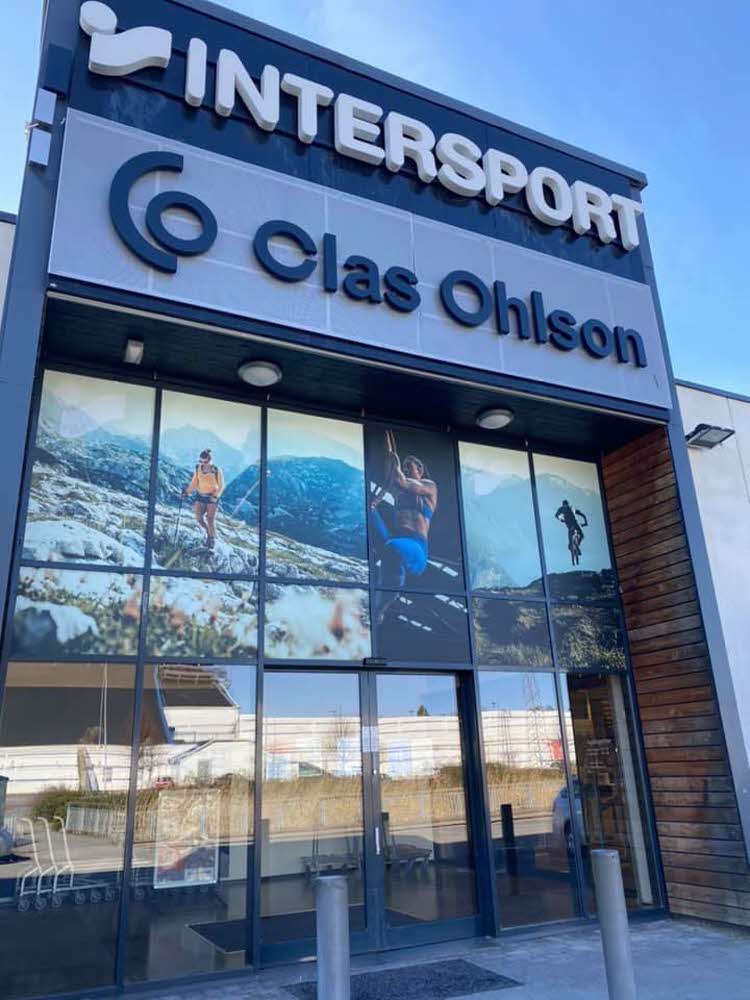 inngang til Clas Ohlson og Intersport kjøkkenavdeling hos Clas Ohlson verktøyhylle med Bosch