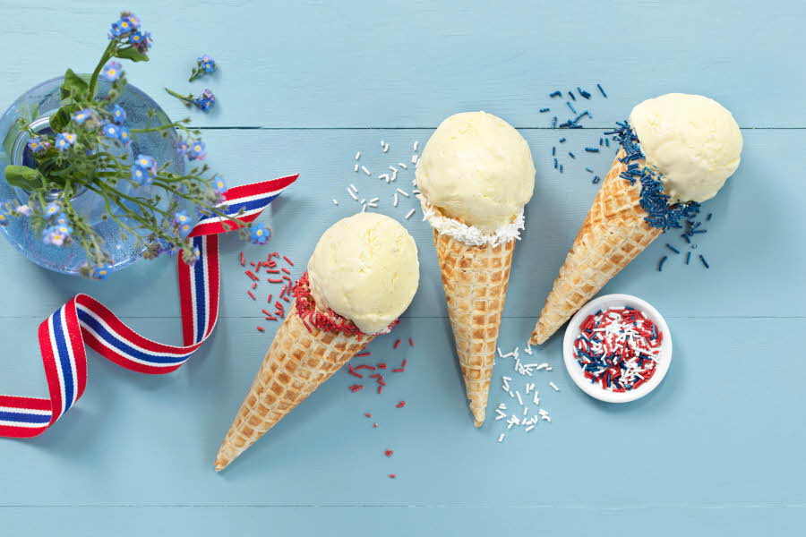 Vi tipsar om desserter som kan göras dagen innan så att du kan ägna dig åt ditt norska nationaldagsfirande istället för att lägga tiden i köket.
