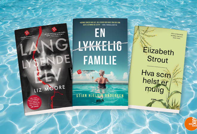 Tre bøker plassert på en bakgrunn av vann.