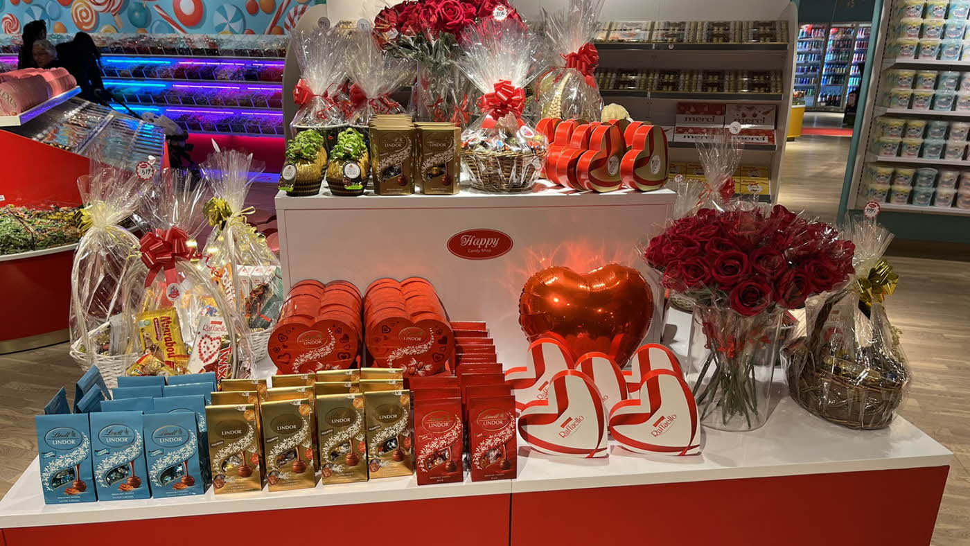 En massa olika godis och choklad