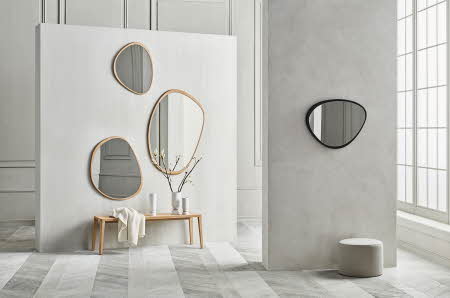 interiød design rom med speil i ulike fasonger