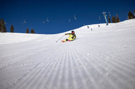 Noen som renner på slalom