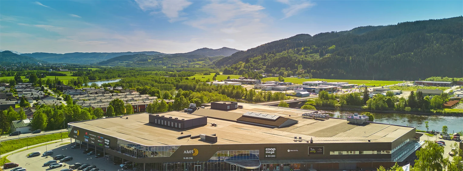 AMFI Orkanger fasade, oversiktsbilde fra drone