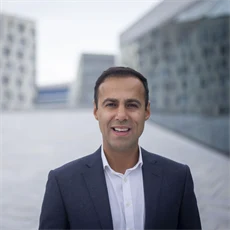 Portrett av Shobeir Razavinik. 