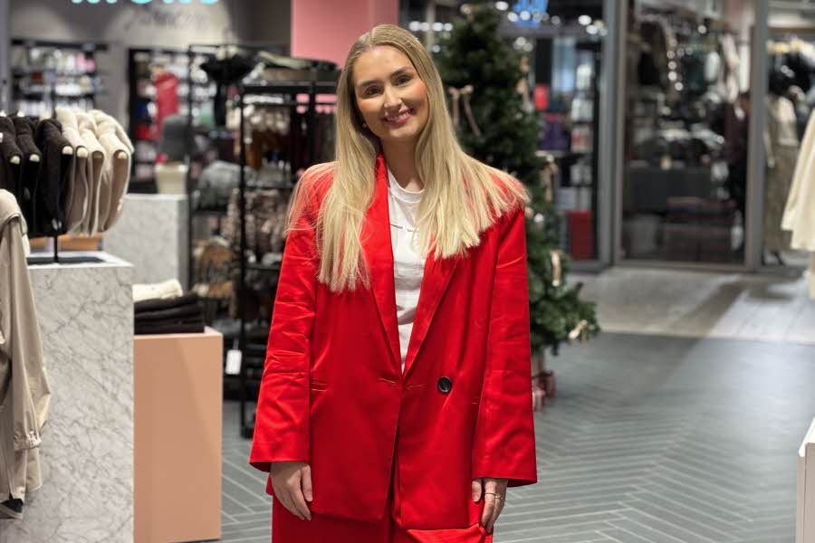 Julesesongen er i gang og på Ski Storsenter er det mange som jobber for at alle våre kunder skal få en god opplevelse. Her er noen av våre dyktige medarbeidere.