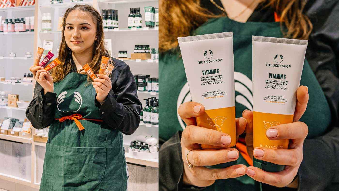Dame fra The Body Shop som holder opp produkter