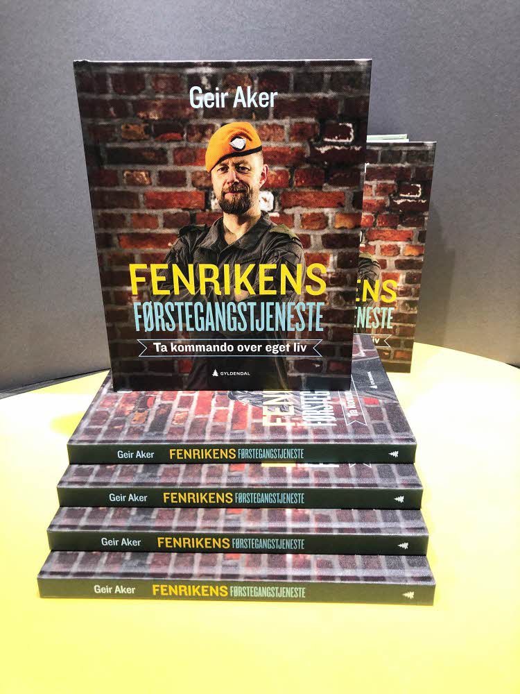 Boken til Geir Aker "Fenrikens førstegangstjeneste"