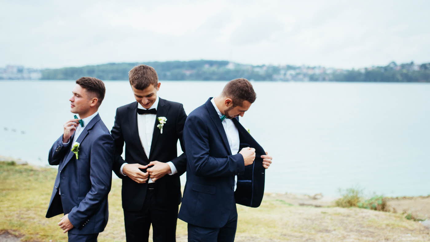 Tre menn i dress